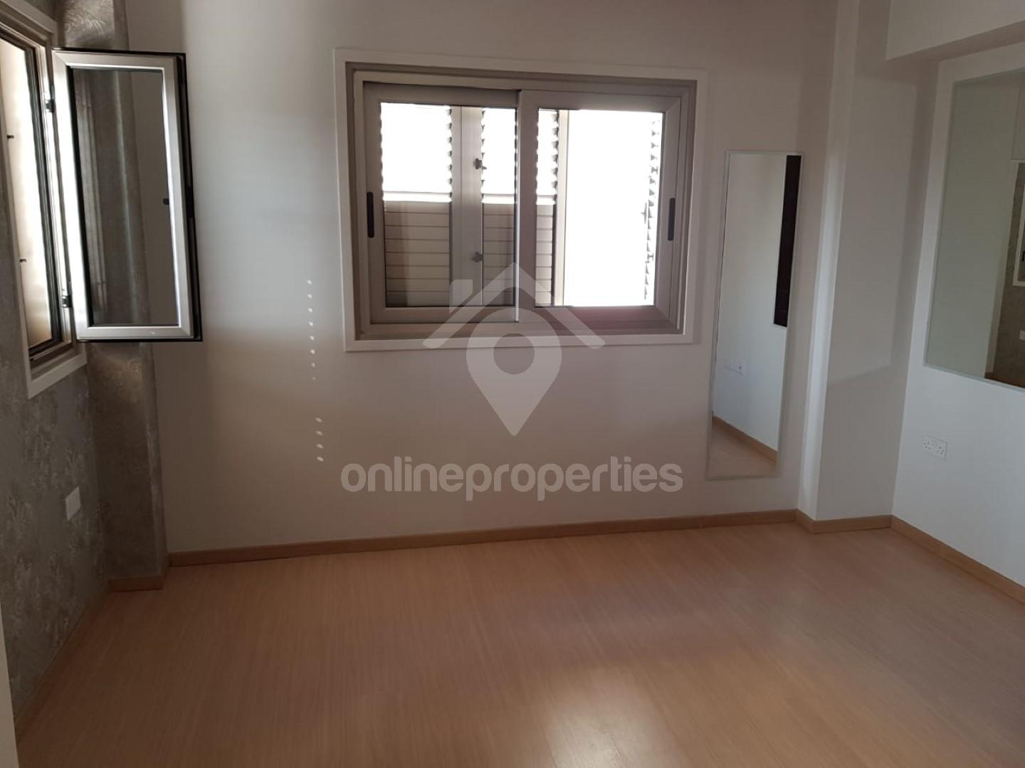 To change image, hover mouse over thumbnails below