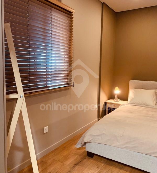 To change image, hover mouse over thumbnails below