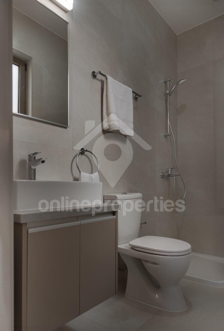 To change image, hover mouse over thumbnails below