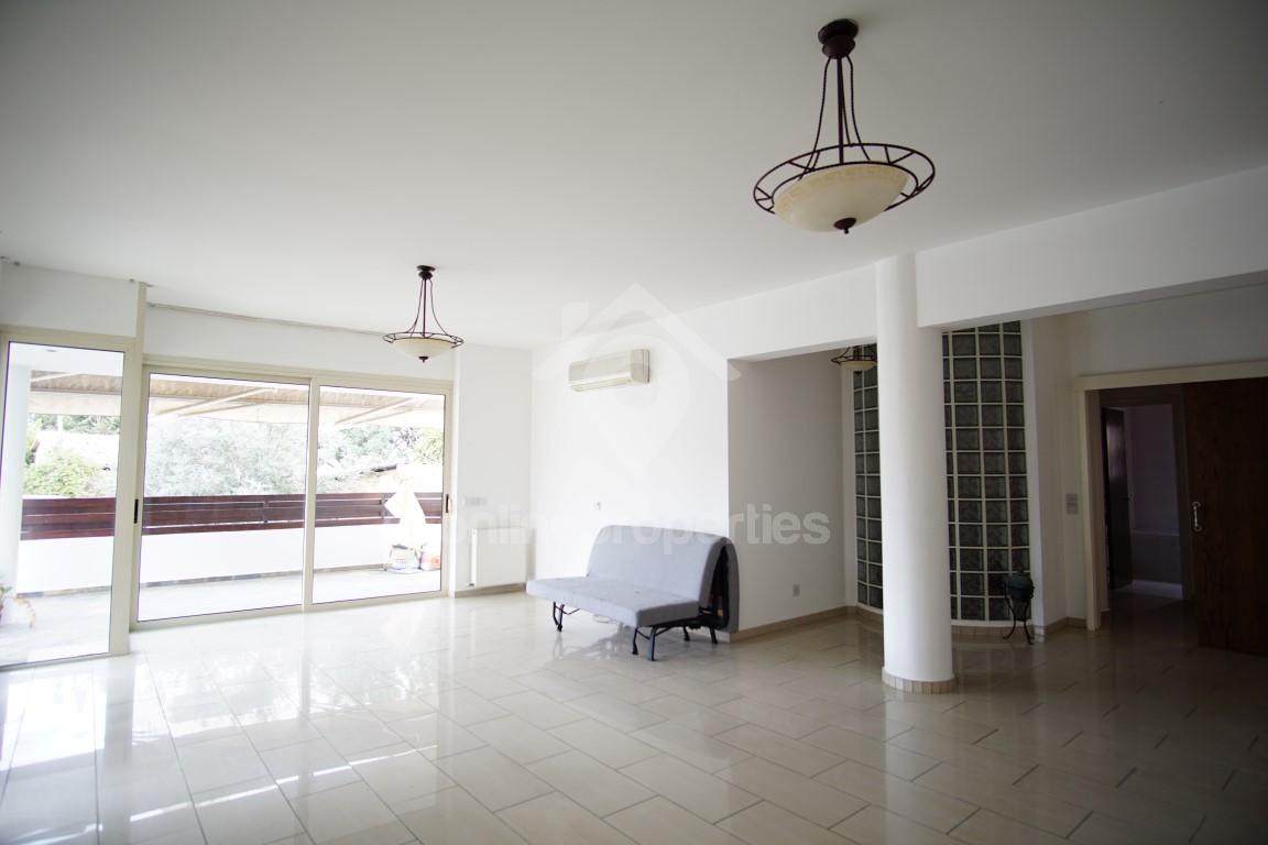 To change image, hover mouse over thumbnails below