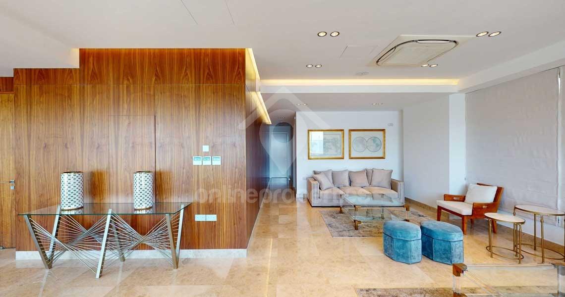 To change image, hover mouse over thumbnails below