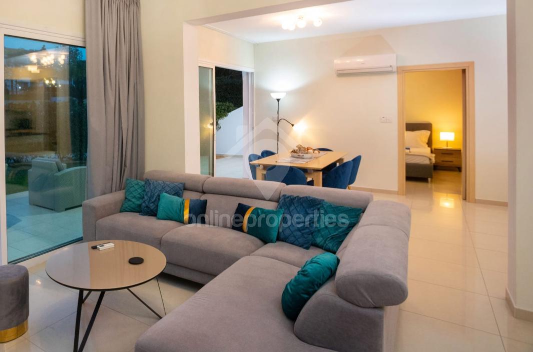 Spacious 3b/r apartment at complex