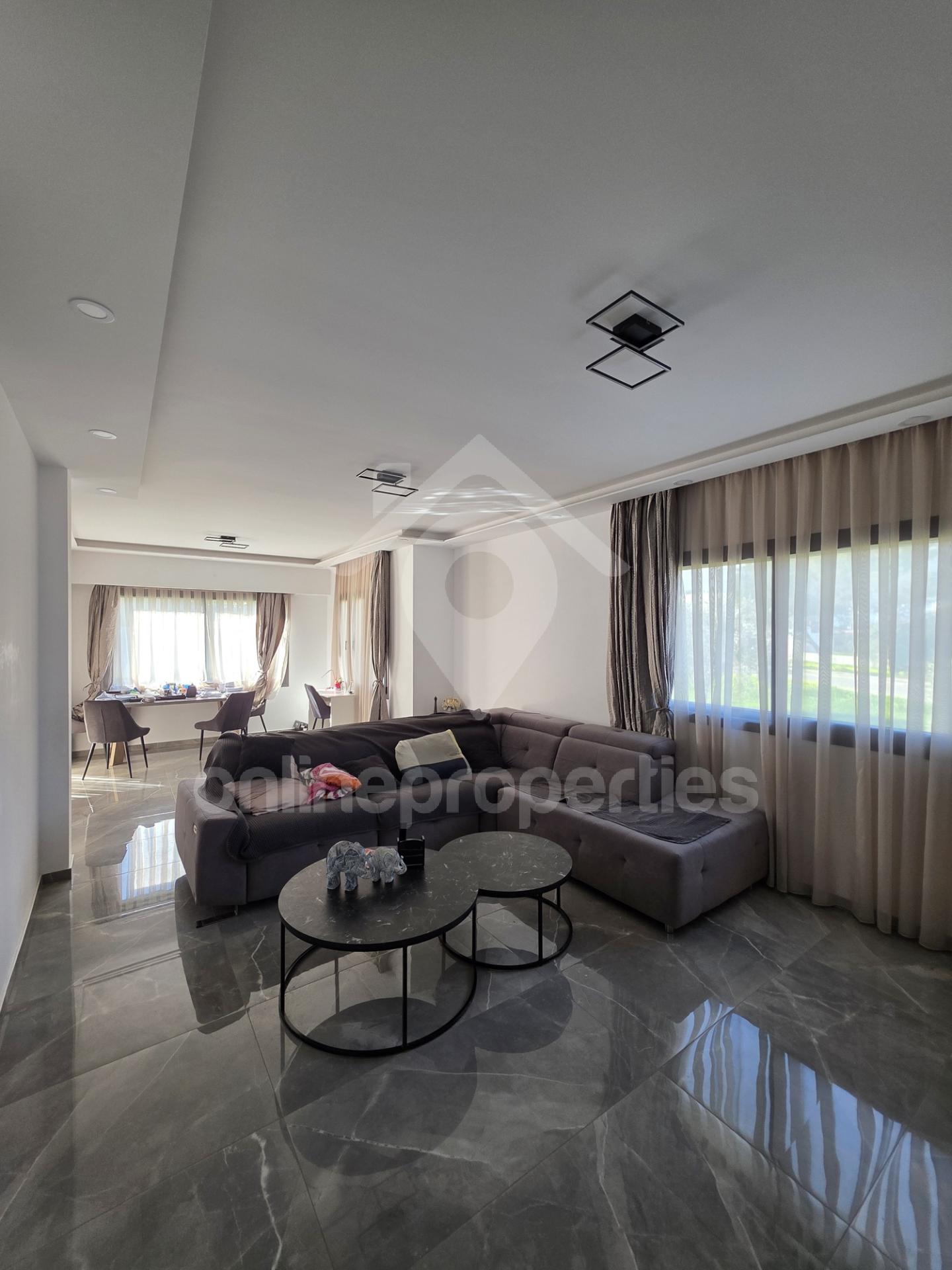 To change image, hover mouse over thumbnails below