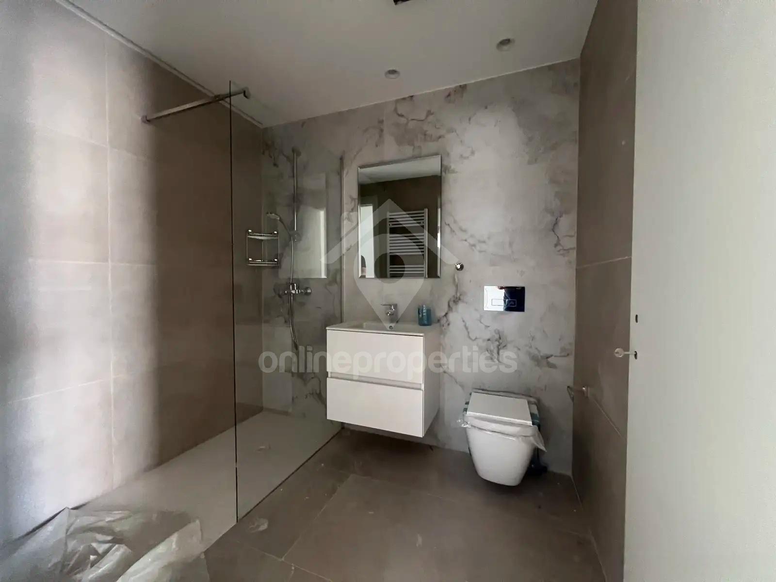 To change image, hover mouse over thumbnails below