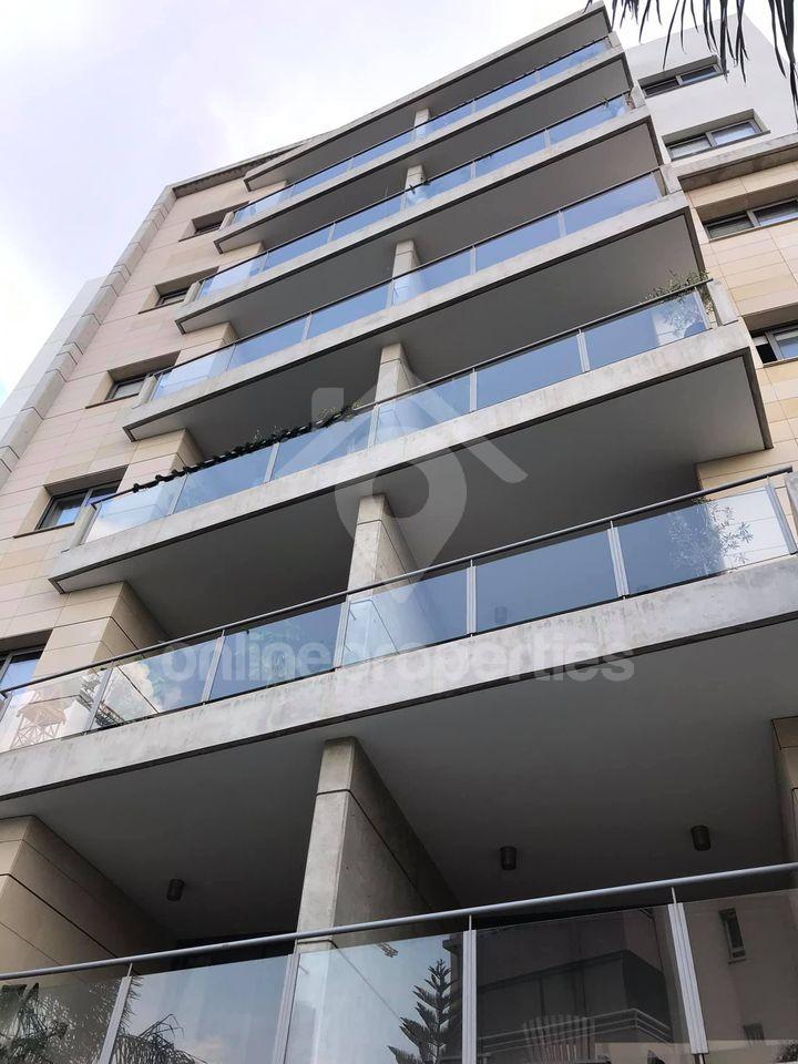 To change image, hover mouse over thumbnails below