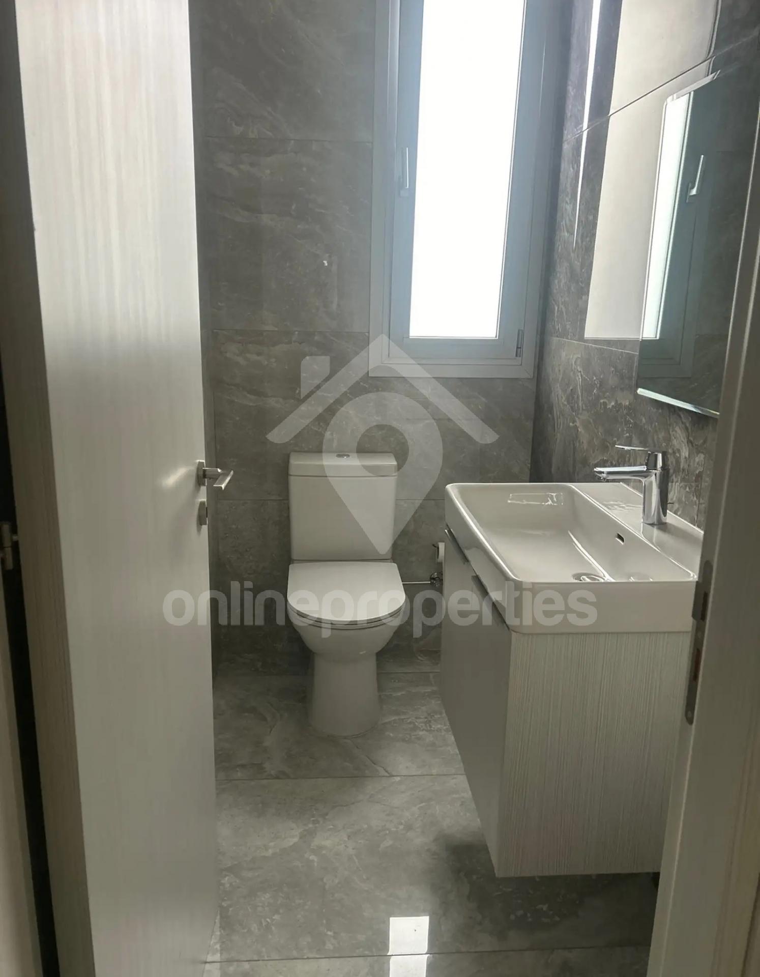 To change image, hover mouse over thumbnails below