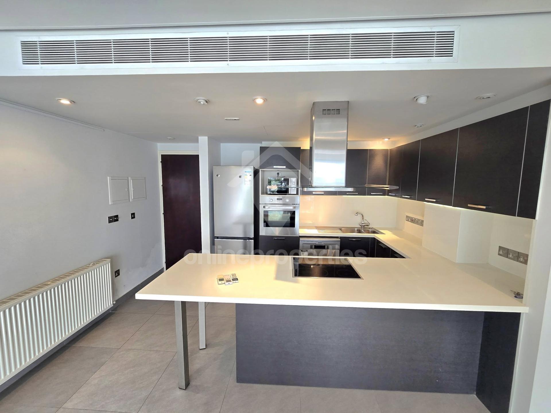 To change image, hover mouse over thumbnails below