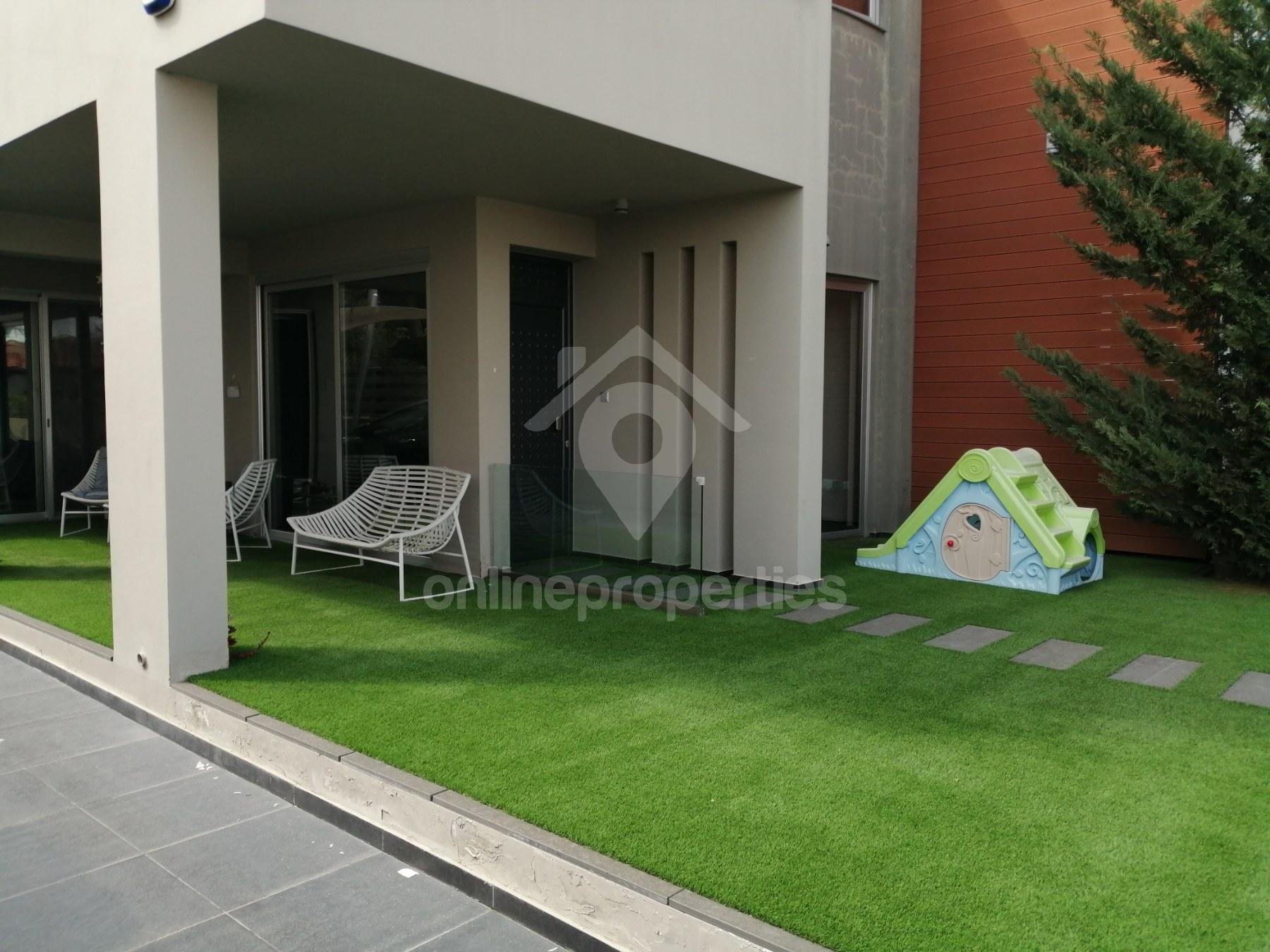 To change image, hover mouse over thumbnails below