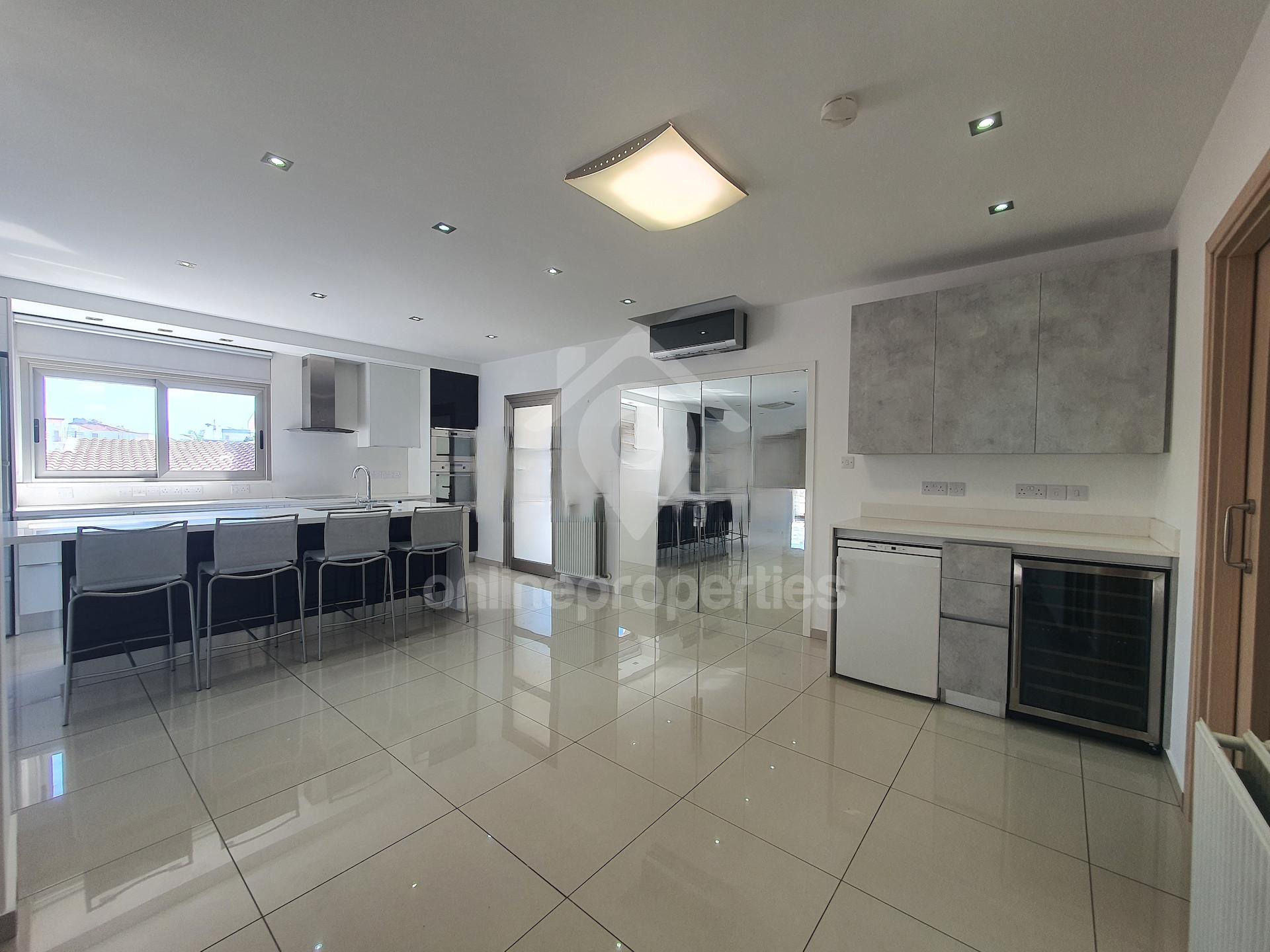 To change image, hover mouse over thumbnails below