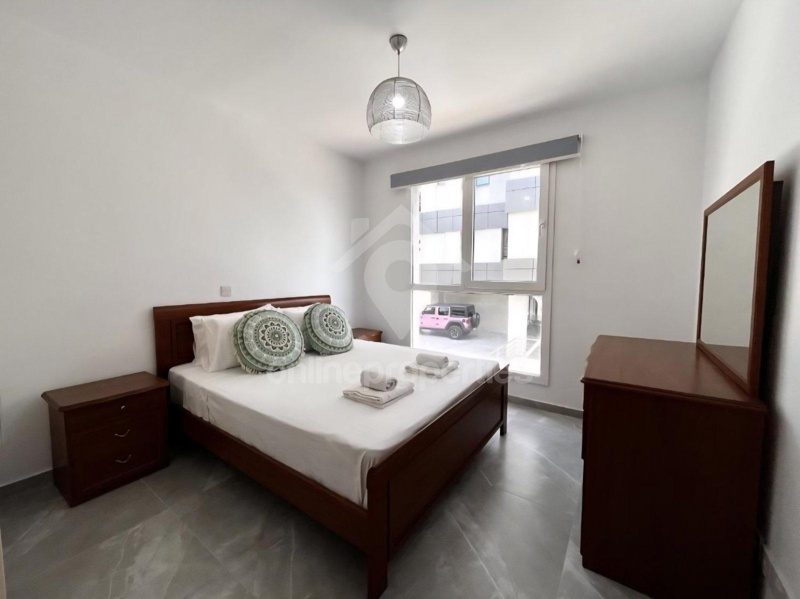 To change image, hover mouse over thumbnails below