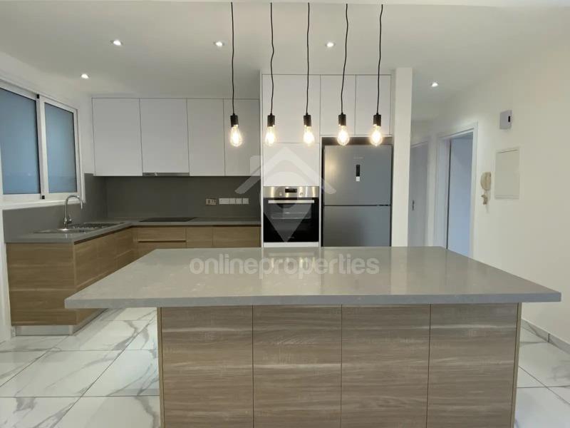 To change image, hover mouse over thumbnails below