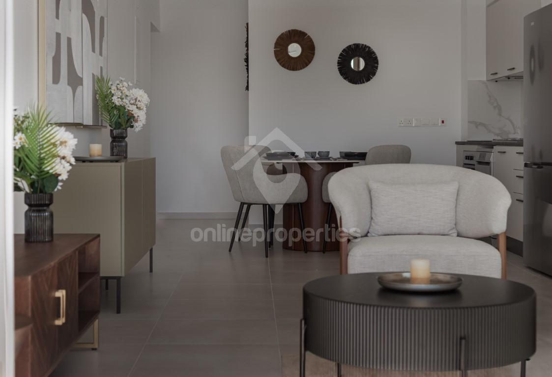 To change image, hover mouse over thumbnails below