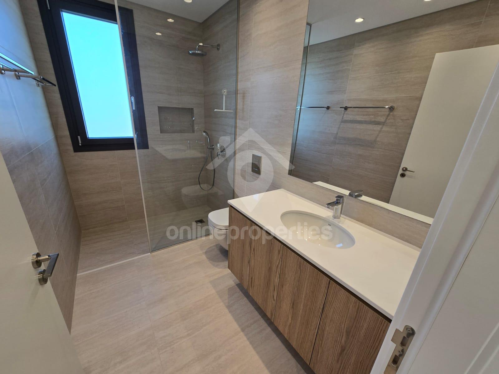 To change image, hover mouse over thumbnails below