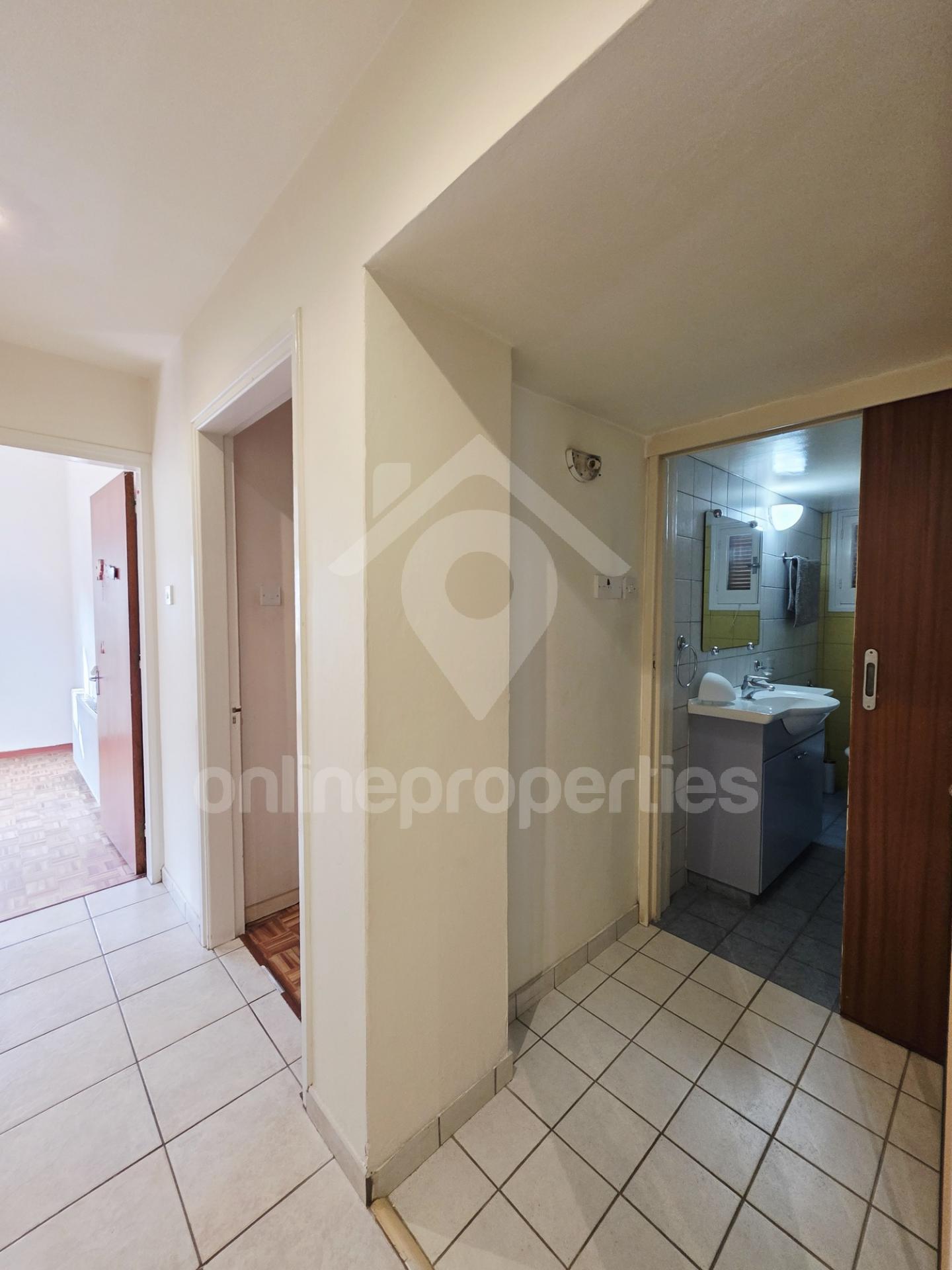 To change image, hover mouse over thumbnails below