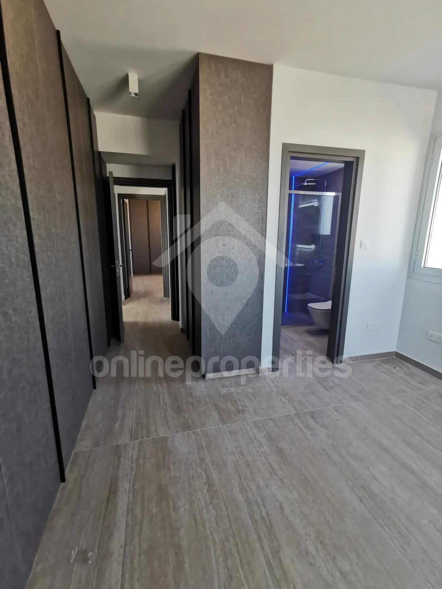 To change image, hover mouse over thumbnails below