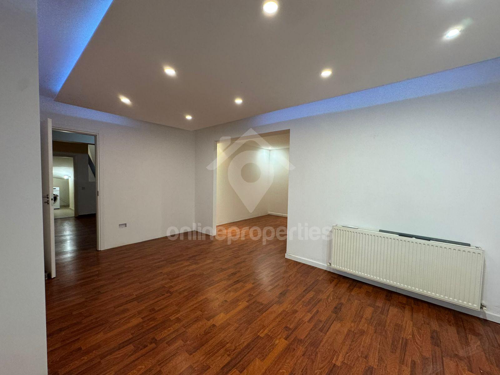 To change image, hover mouse over thumbnails below