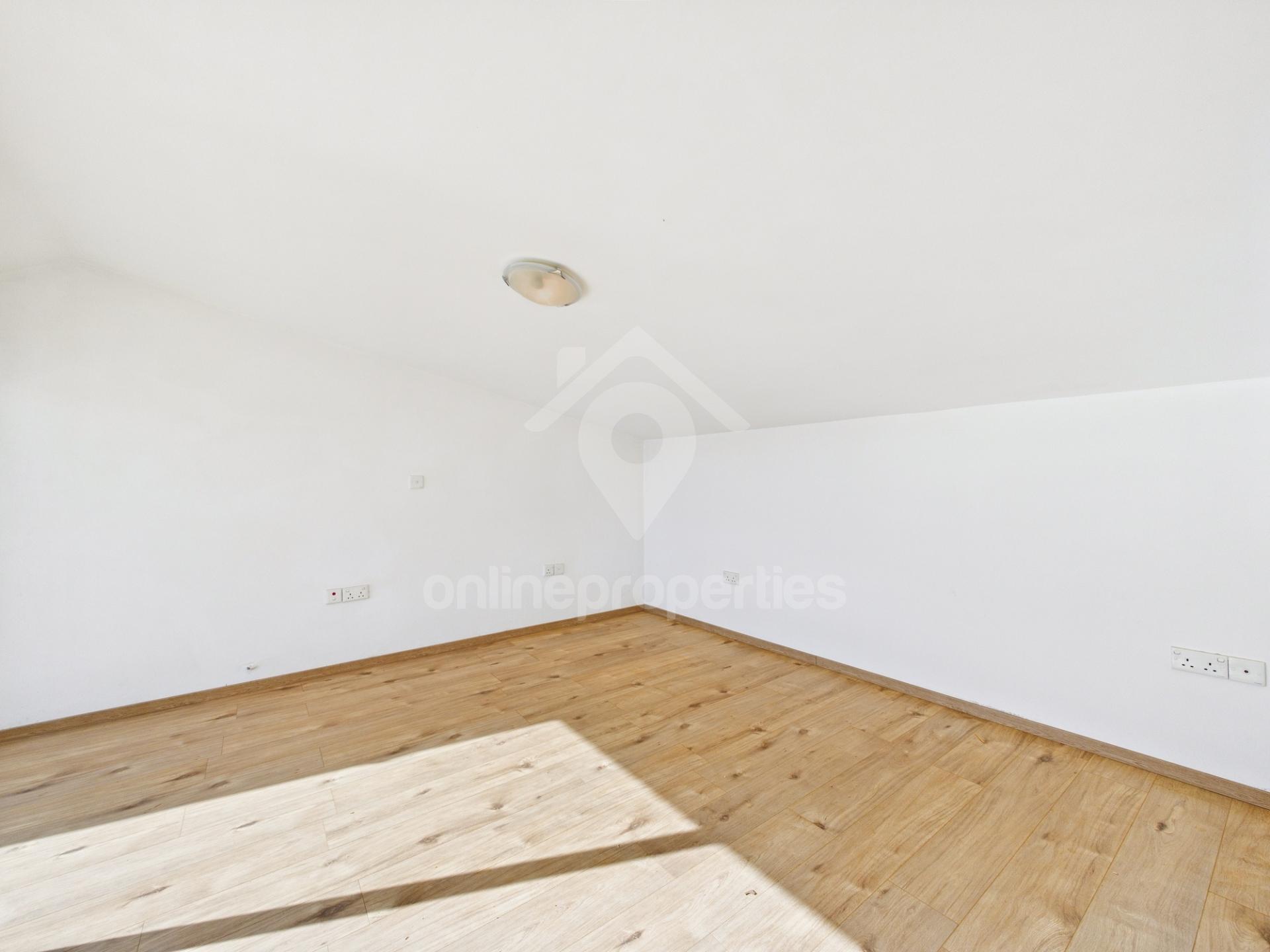 To change image, hover mouse over thumbnails below