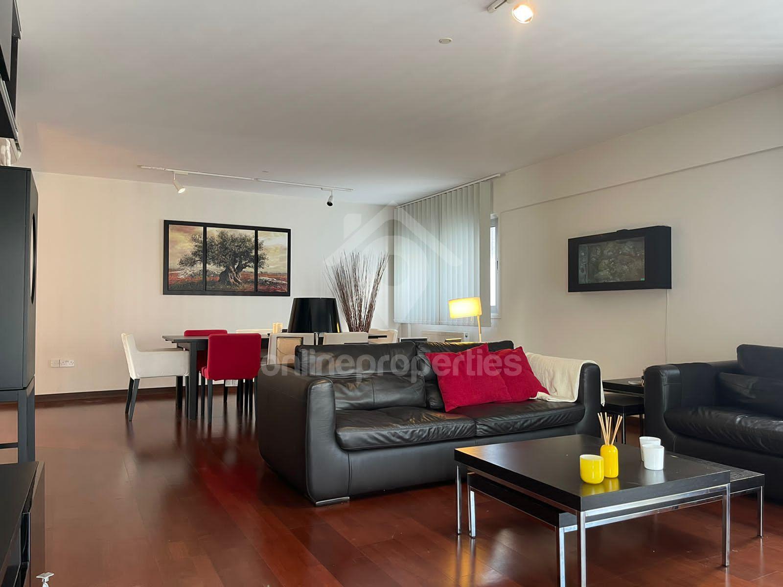 To change image, hover mouse over thumbnails below