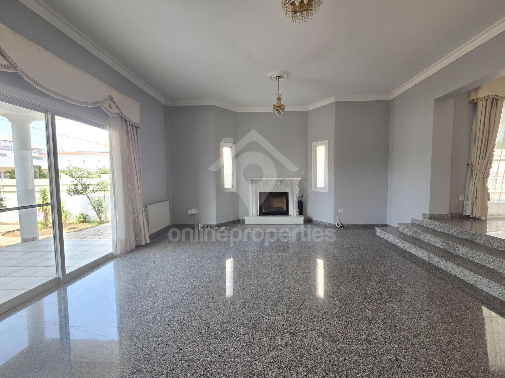 To change image, hover mouse over thumbnails below