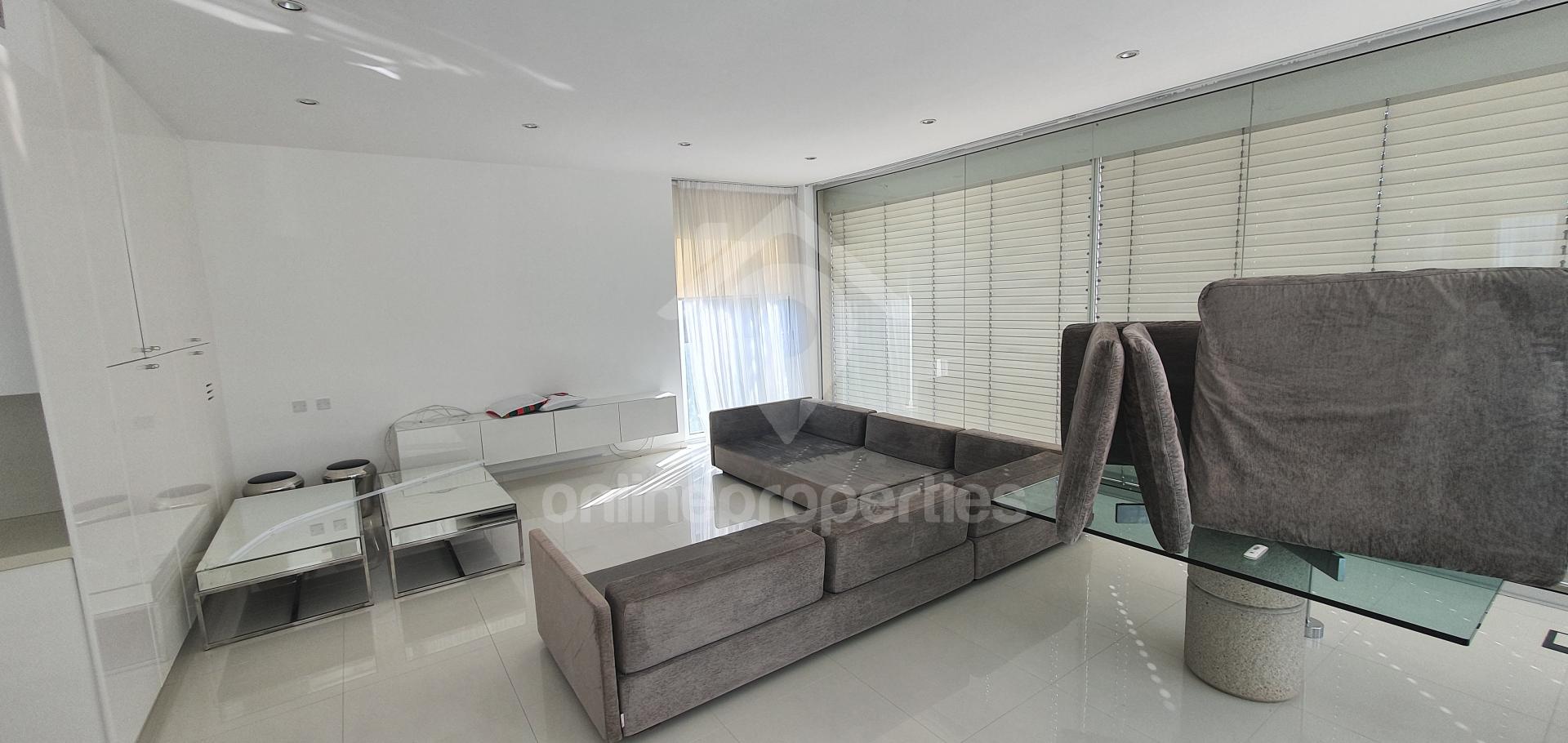 To change image, hover mouse over thumbnails below