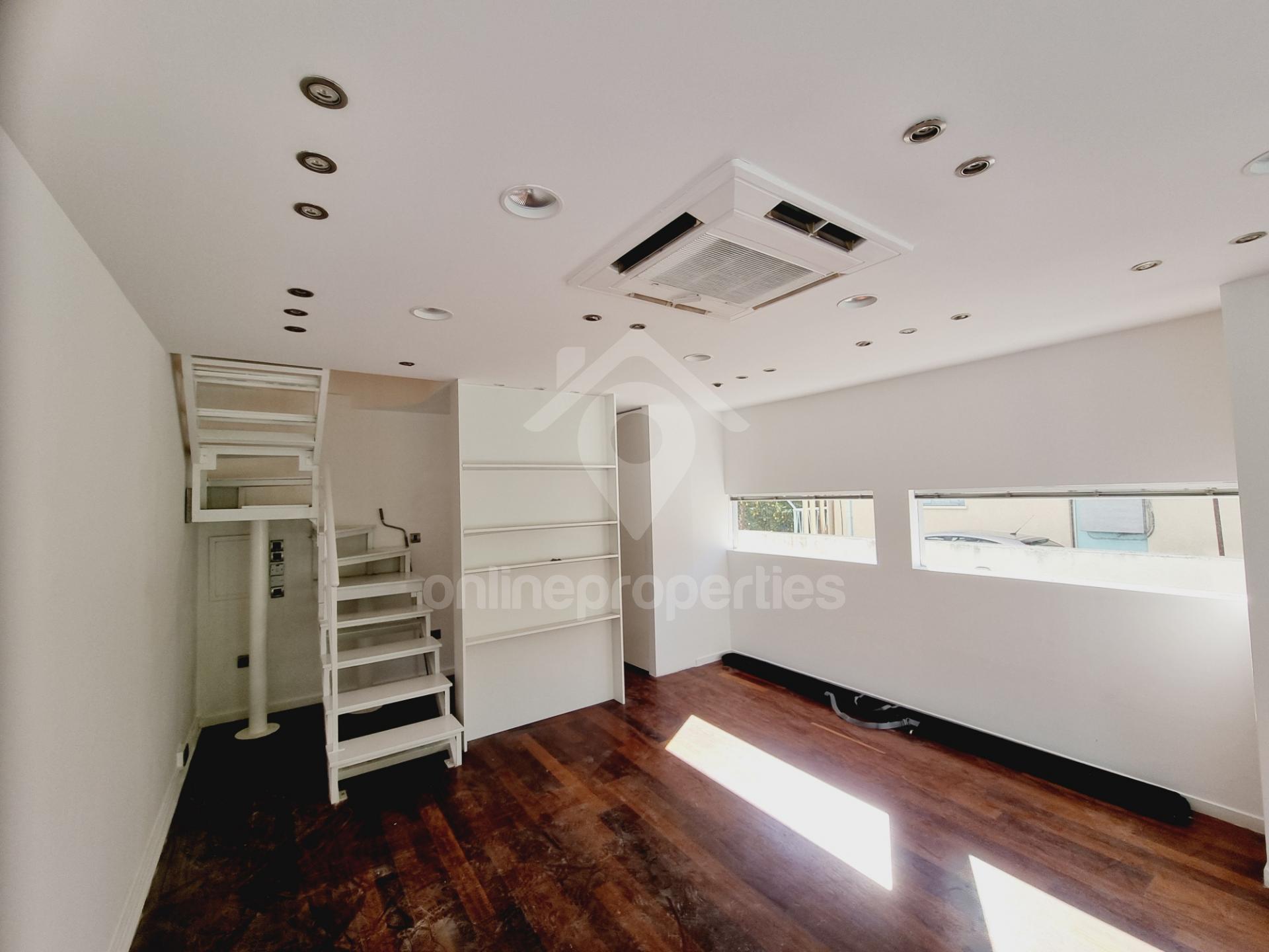 Discover a shop-office space in the heart of the city center