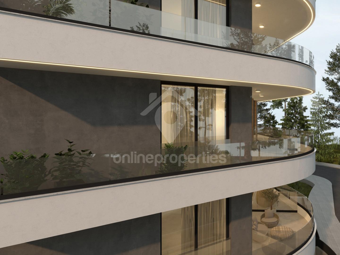 To change image, hover mouse over thumbnails below