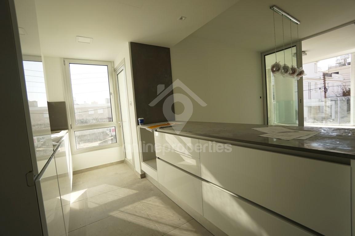 To change image, hover mouse over thumbnails below