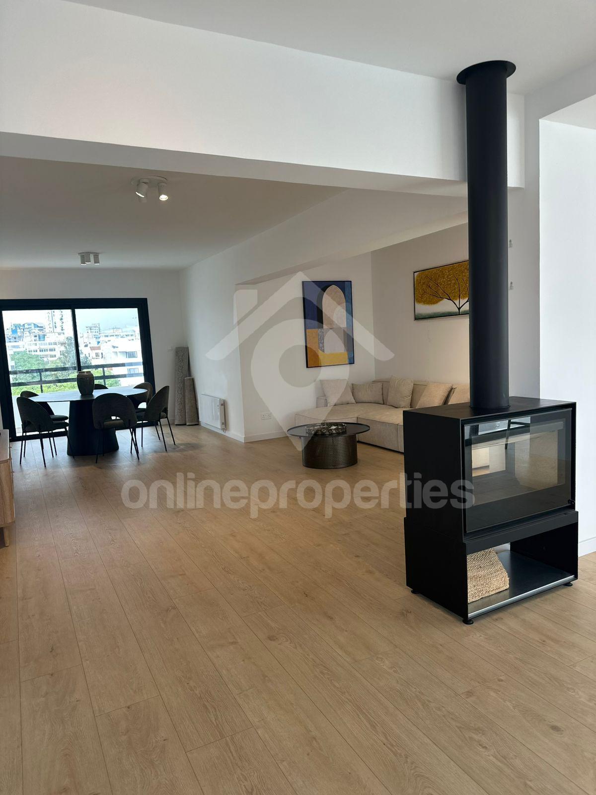 To change image, hover mouse over thumbnails below