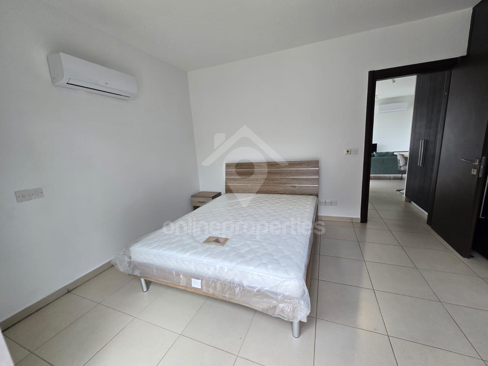 To change image, hover mouse over thumbnails below