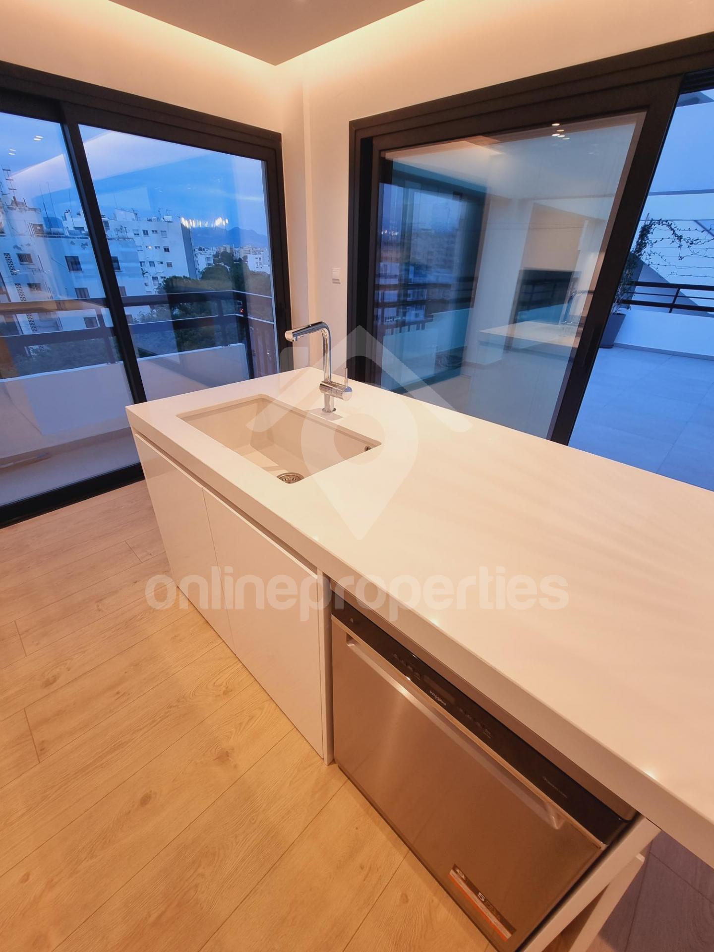 To change image, hover mouse over thumbnails below