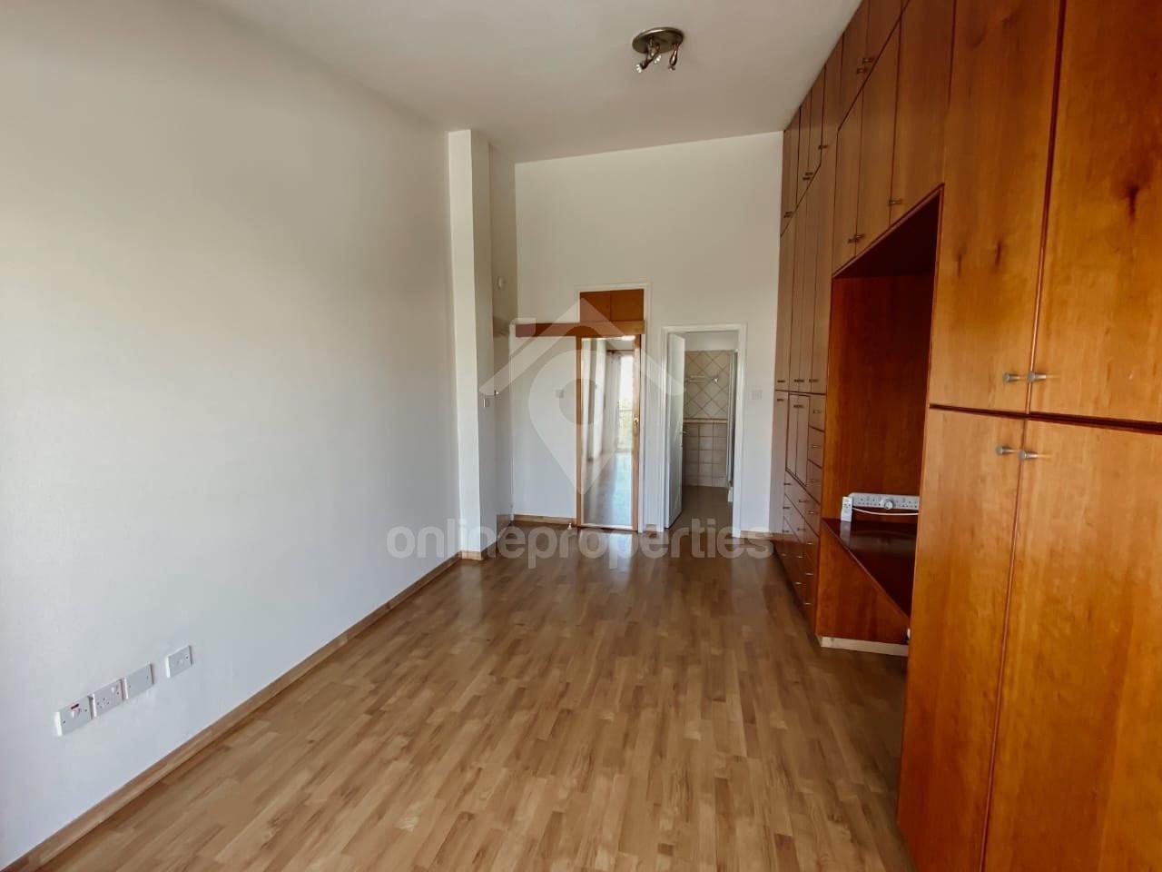 To change image, hover mouse over thumbnails below