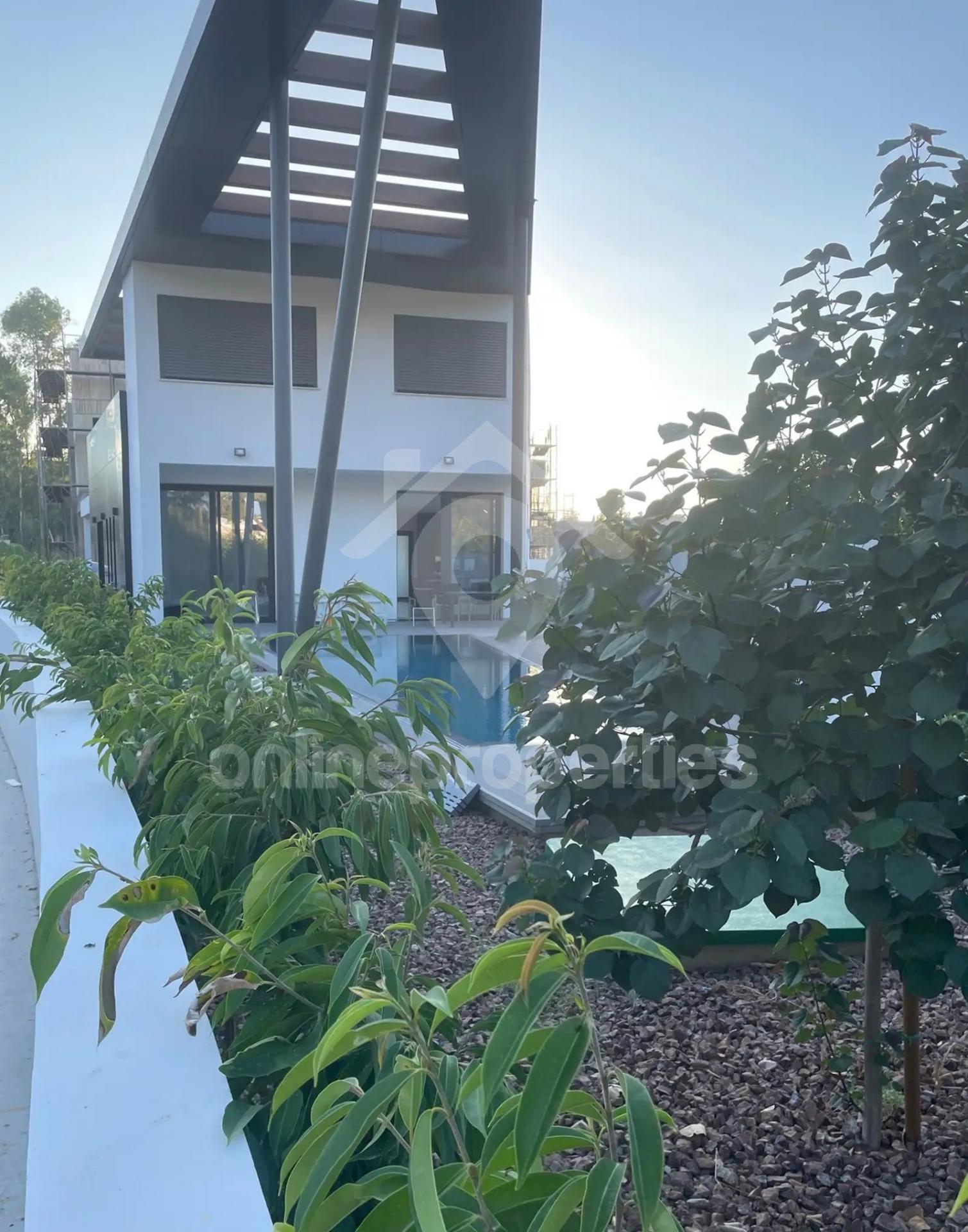 To change image, hover mouse over thumbnails below