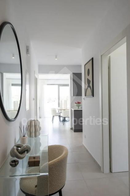 To change image, hover mouse over thumbnails below