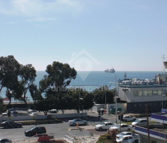 To change image, hover mouse over thumbnails below