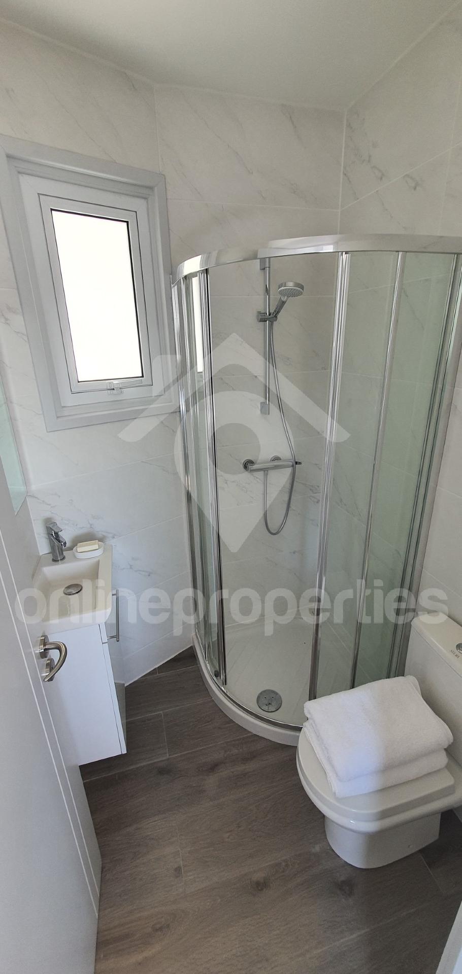 To change image, hover mouse over thumbnails below