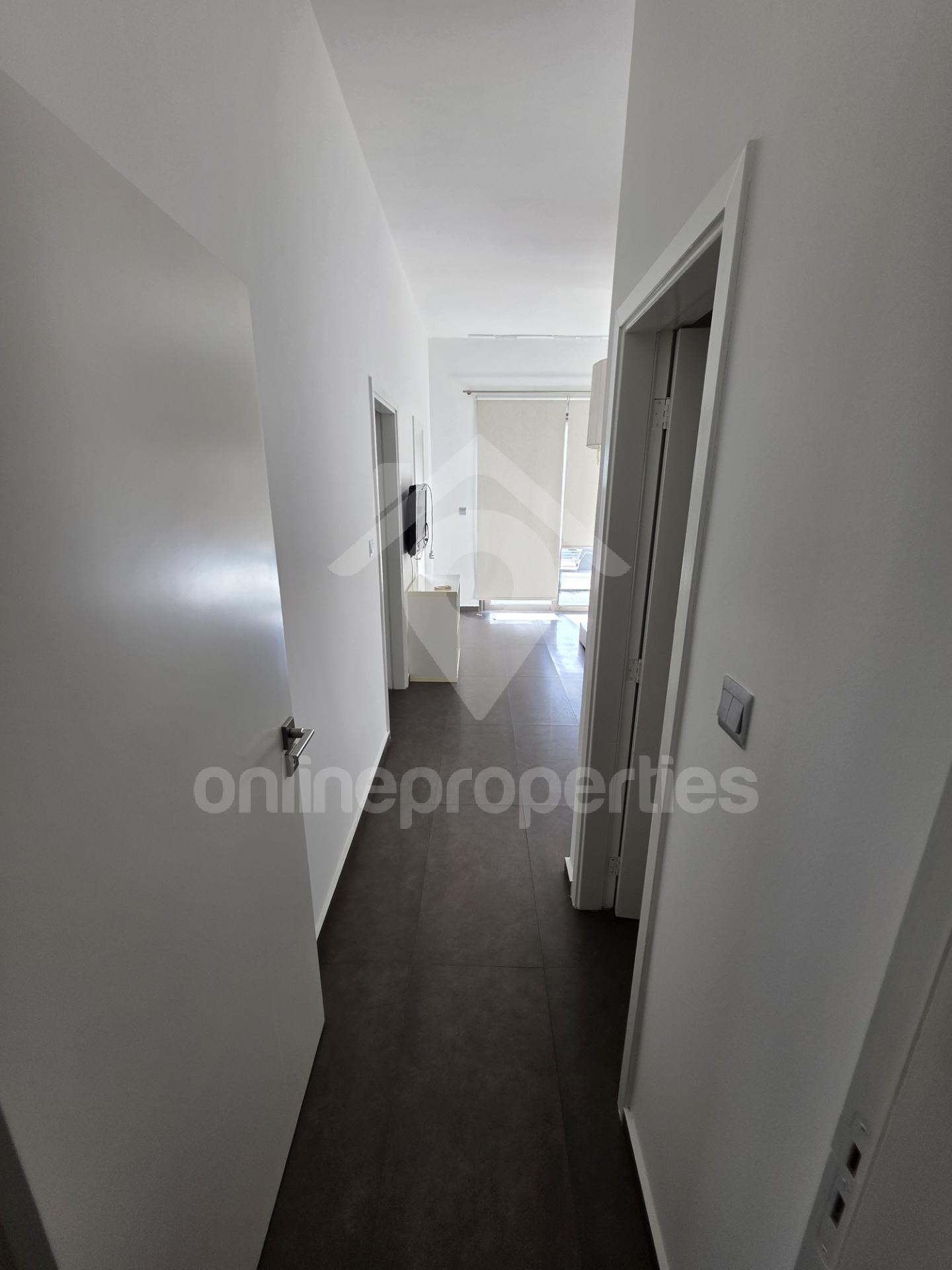 To change image, hover mouse over thumbnails below