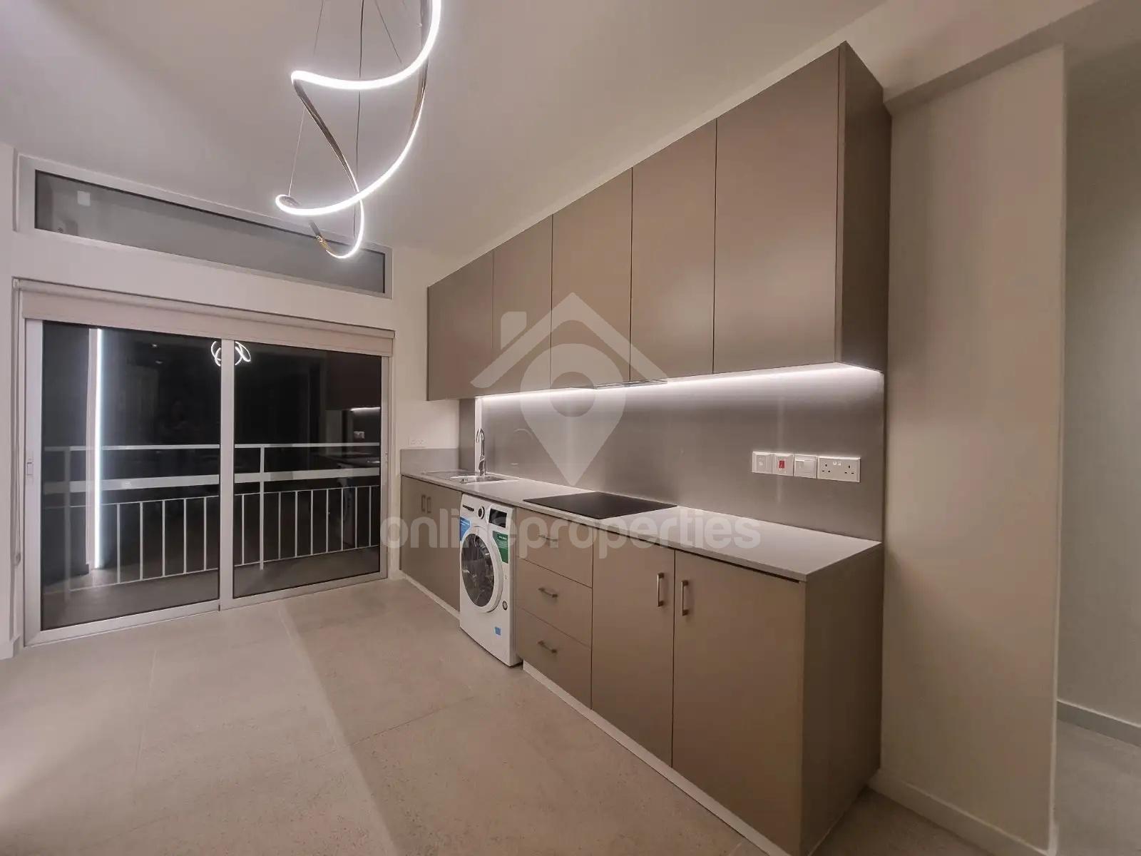 To change image, hover mouse over thumbnails below