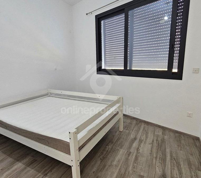 To change image, hover mouse over thumbnails below