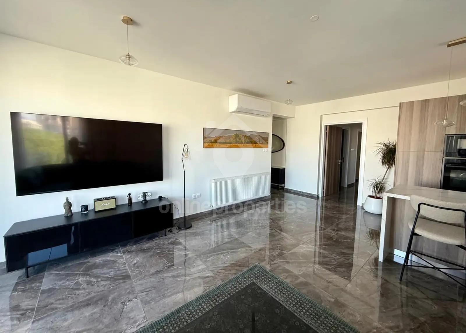 To change image, hover mouse over thumbnails below