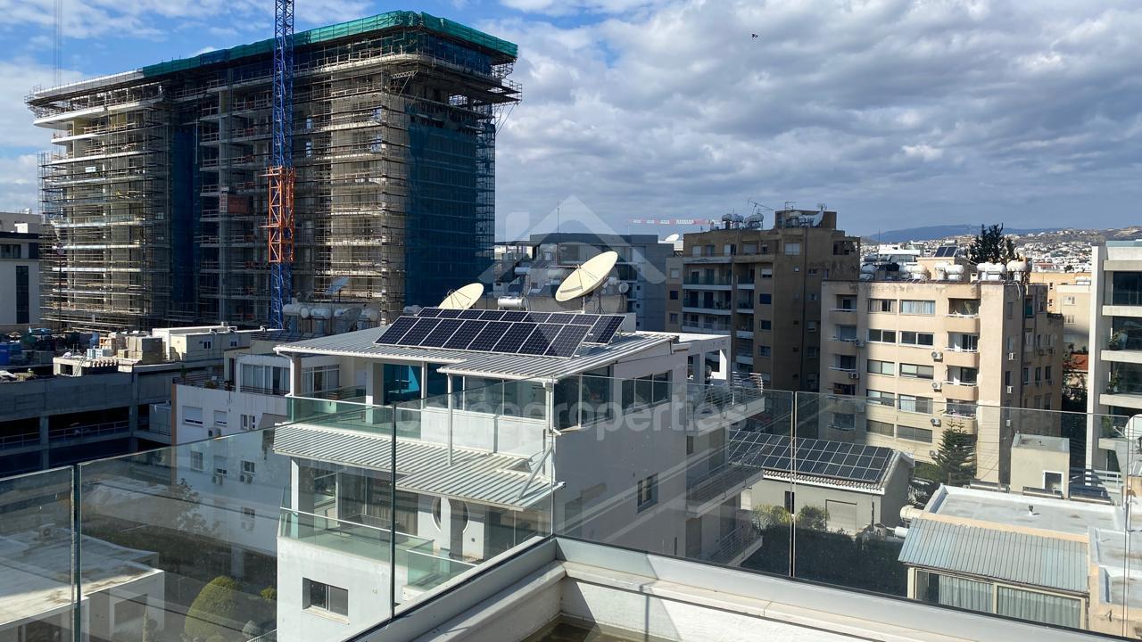 To change image, hover mouse over thumbnails below