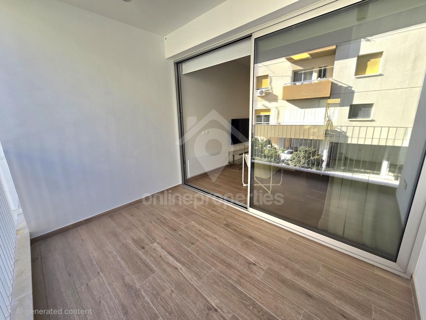 To change image, hover mouse over thumbnails below