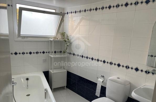 To change image, hover mouse over thumbnails below