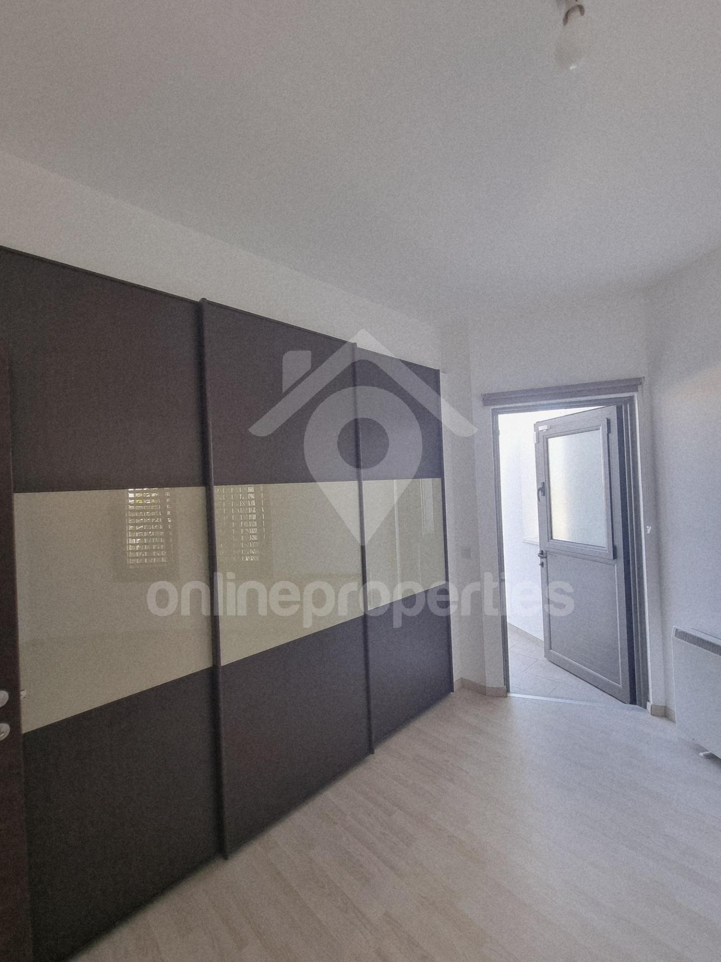 To change image, hover mouse over thumbnails below