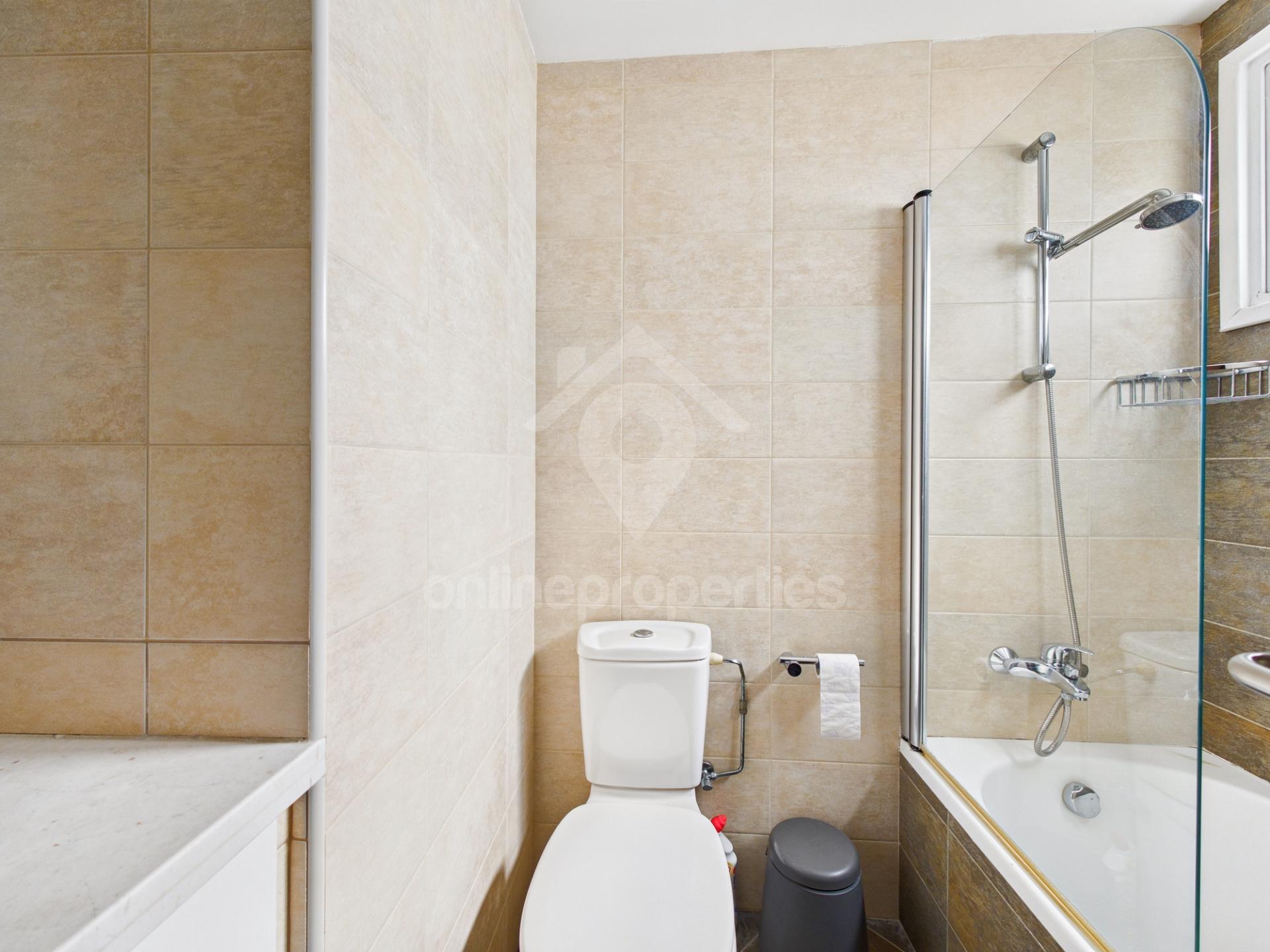 To change image, hover mouse over thumbnails below