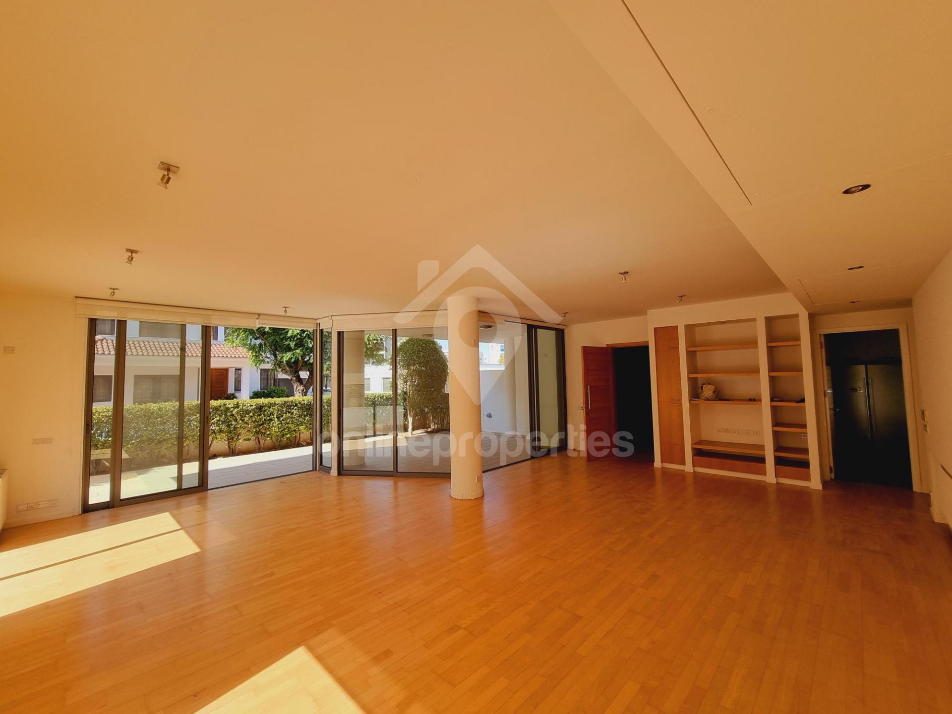 To change image, hover mouse over thumbnails below