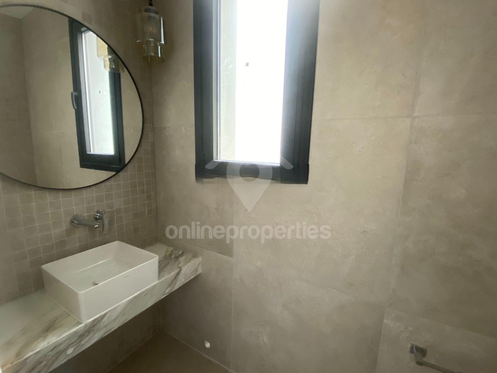 To change image, hover mouse over thumbnails below