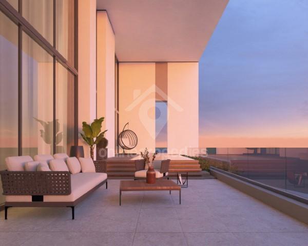 To change image, hover mouse over thumbnails below