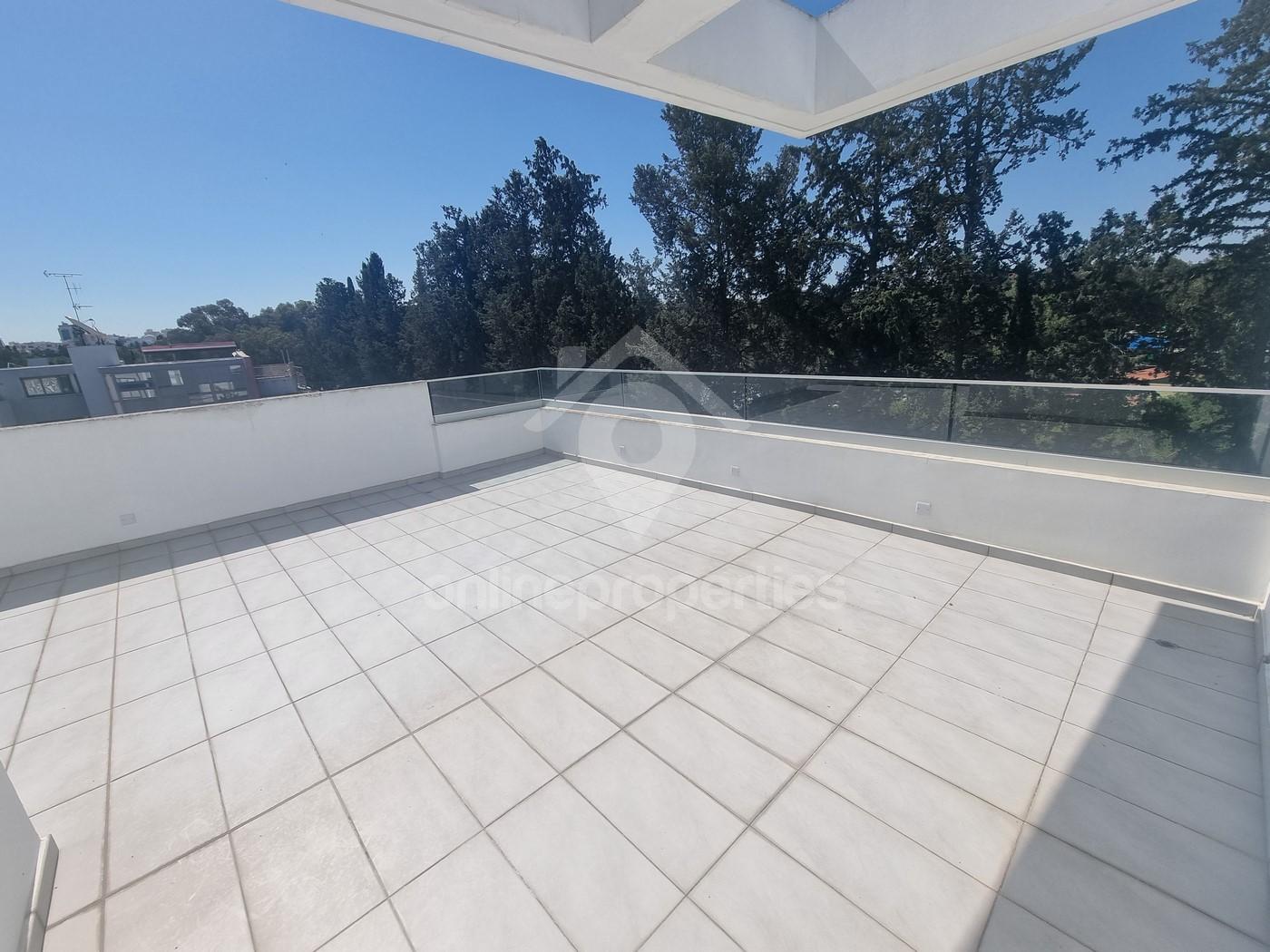 To change image, hover mouse over thumbnails below