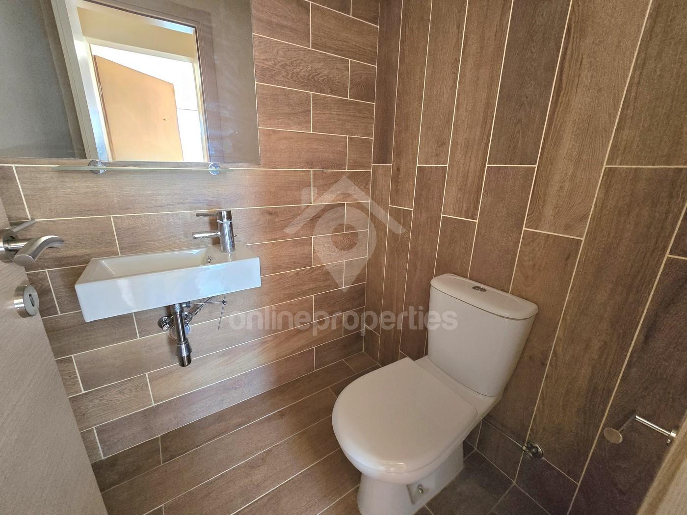 To change image, hover mouse over thumbnails below