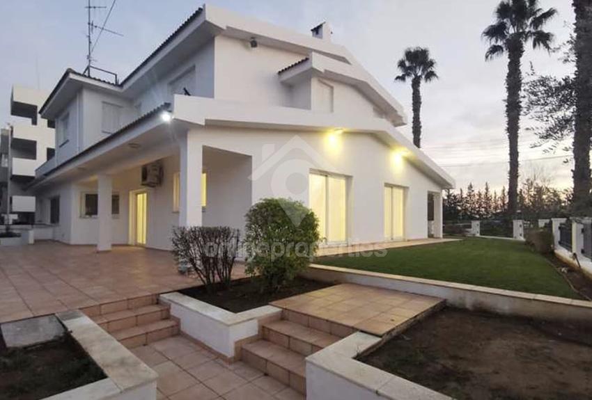 To change image, hover mouse over thumbnails below